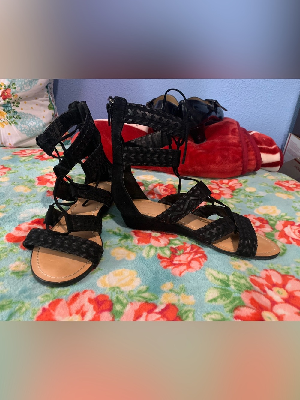 Carlos Santana Kamilla Black Gladiator Style Lace Up Flat Sandals Suede